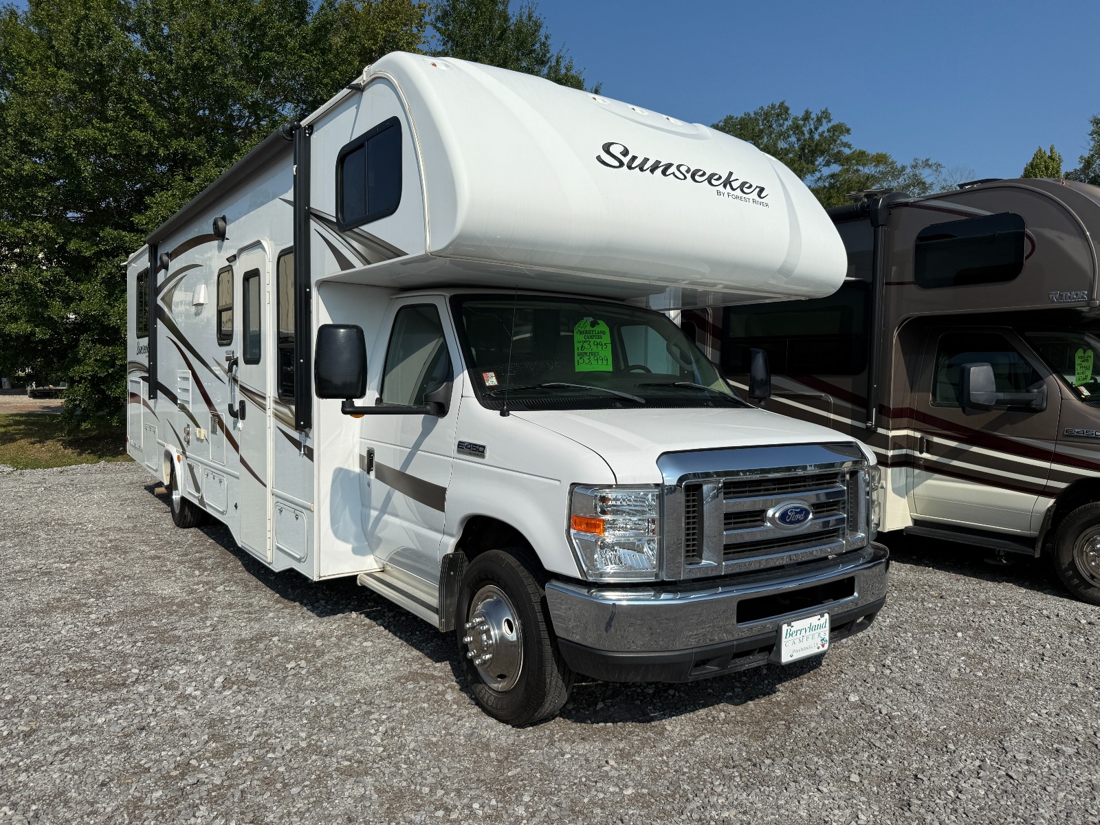 Used Sunseeker Rvs USED 2016 SUNSEEKER 3100SS - Overview | Berryland Campers