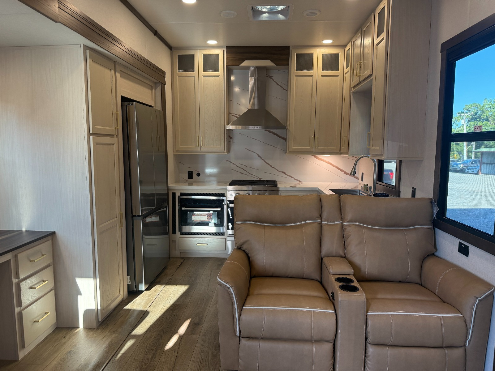 NEW 2026 CEDAR CREEK EXPERIENCE 39RKB - Overview | Berryland Campers
