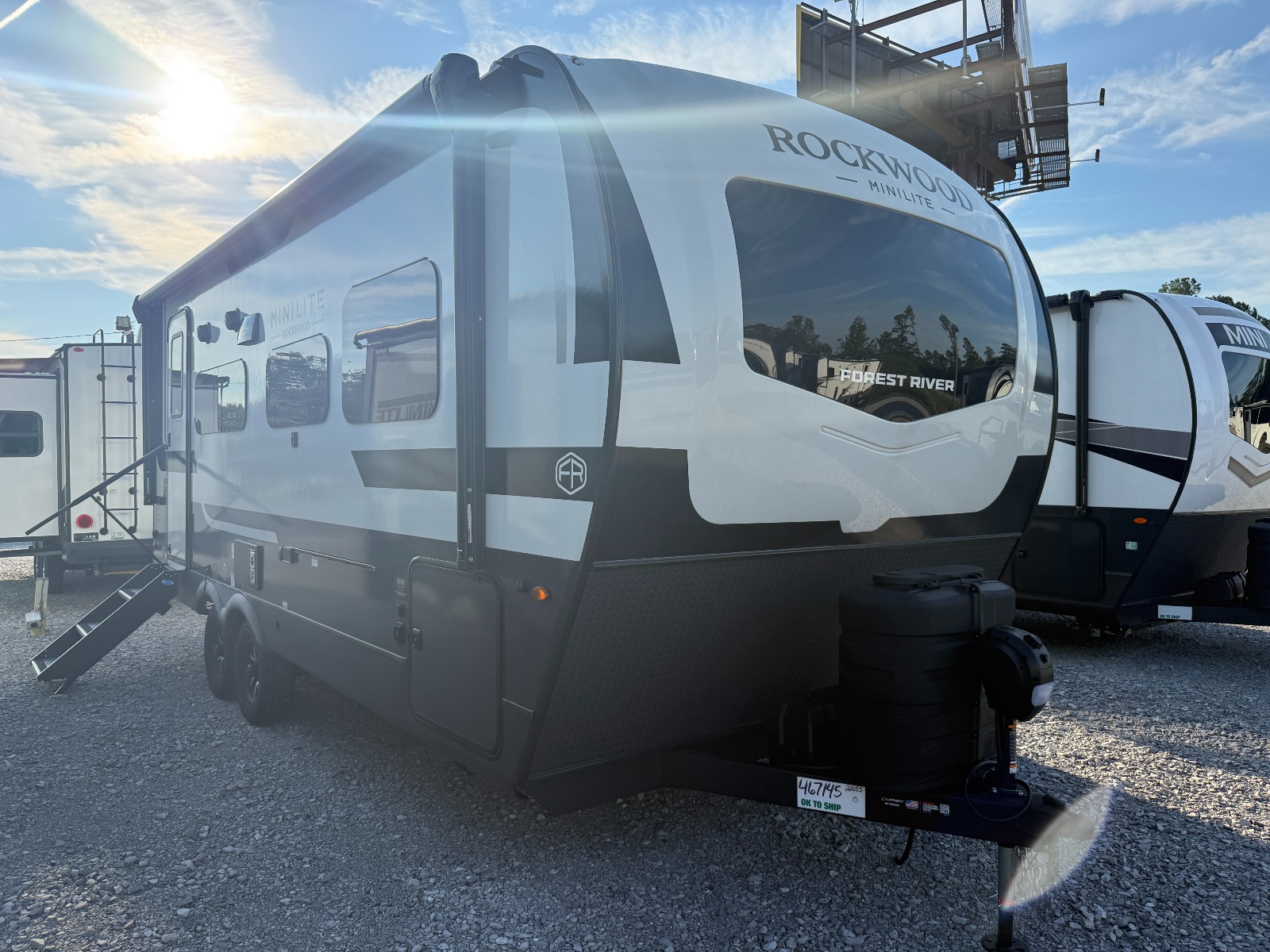 NEW 2026 ROCKWOOD MINI LITE 2205S - Overview | Berryland Campers