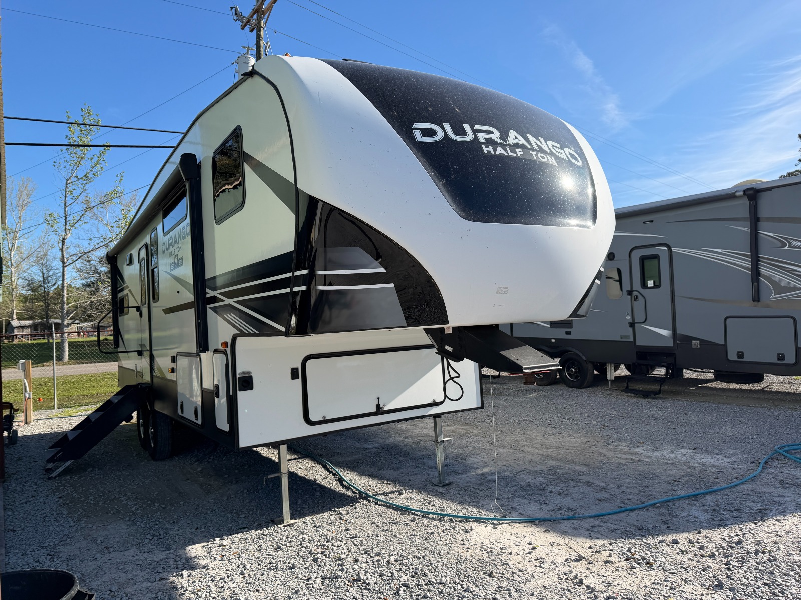 USED 2022 DURANGO 250 RED - Overview | Berryland Campers